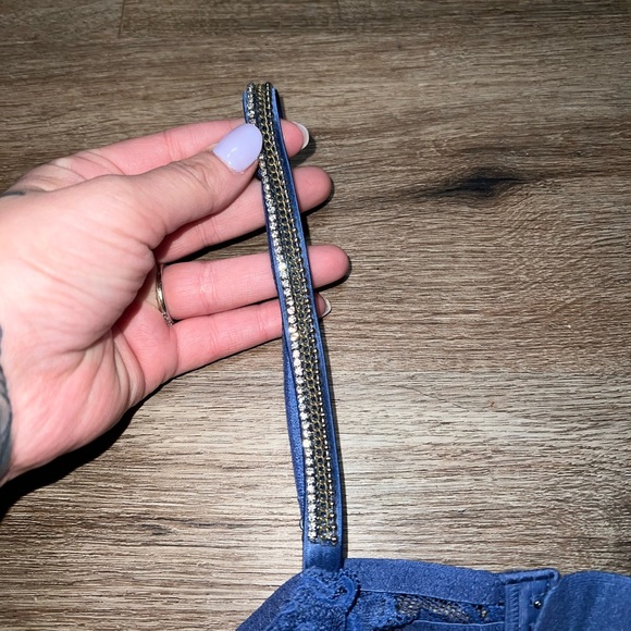 NWT Victoria’s Secret Lace Shine Strap Lingerie - Picture 4 of 7